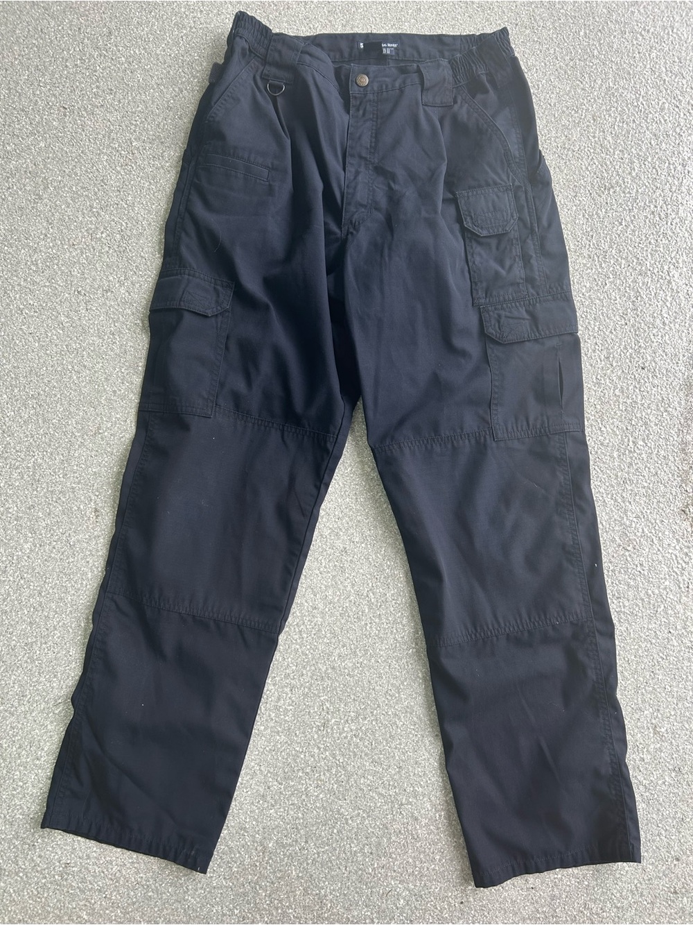 NWOT 5.11 Tactical Men’s Navy Cargo Pants W34 / L32